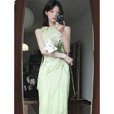 批发新中式国风改良绿色挂脖无袖背心<b class='q'>包臀</b>连衣裙女修身复古中长款裙子