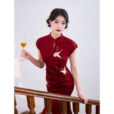 批发新中式复古<b class='q'>旗袍</b>红色订婚敬酒礼服2026优雅<b class='q'>新款</b>气质改良显白年轻款