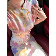 批发新中式复古油画彩色印花旗袍2026年新款女<b class='q'>夏</b>季修身日常可穿连衣裙