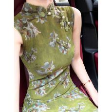 批发新中式改良<b class='q'>旗袍</b><b class='q'>连衣裙</b>女夏无袖绿色2026新款修身日常可穿气质优雅
