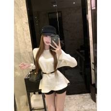 批发实拍实价 轻熟气质收腰白色<b class='q'>中长款</b>针织<b class='q'>毛衣</b>上衣+黑色皮裤