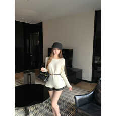 批发实拍实价 轻熟气质收腰白色<b class='q'>中长款</b>针织<b class='q'>毛衣</b>上衣+黑色皮裤