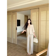 批发实拍实价 慵懒V领短袖T恤<b class='q'>上衣</b>套装显瘦休闲阔腿裤两件套