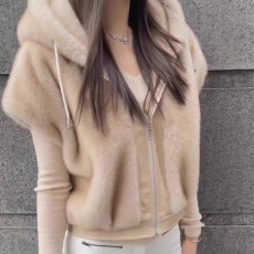 批发2025秋冬新款皮毛一体小香风毛毛<b class='q'>外套</b>女休闲宽松毛绒连帽皮草<b class='q'>马甲</b>