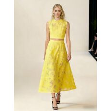 批发新款外贸小众印花刺绣圆领无袖上衣高腰绣花A字裙<b class='q'>套装</b>