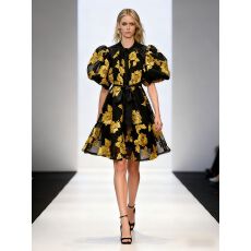 批发圆领复古刺绣花朵泡泡袖单排扣宽松短裙连衣裙配腰带涤纶纯色