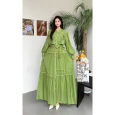 批发淑女<b class='q'>风</b>蕾丝拼接灯笼袖连衣裙女系带收腰单排扣宫廷<b class='q'>风</b>长裙