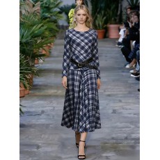 批发<b class='q'>外贸</b>新款格子纹长袖<b class='q'>连衣裙</b>女生新款复古时尚打褶收腰长裙子