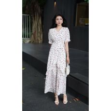 批发轻熟复古碎花泡泡袖雪纺茶歇长裙新款收腰显瘦气质v领连衣裙女夏