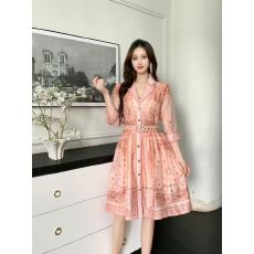 批发法式名媛气质印花<b class='q'>西装</b>领连衣裙女轻奢金属扣收腰过膝长裙