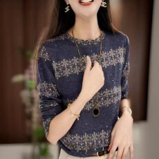 批发2025年秋冬新款藏蓝色高级亲肤<b class='q'>打底衫</b>显瘦弹性上衣