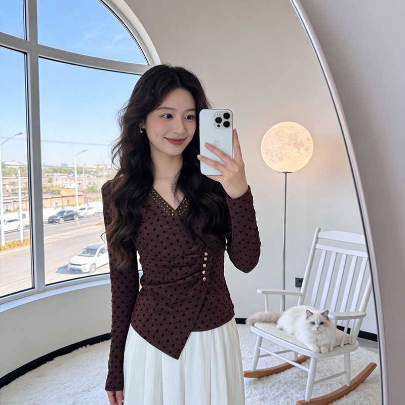 봄 새로운 Chic V넥 다이아몬드 세팅 불규칙 밑단 디자인 센스 빛 럭셔리 여성 셔츠 티셔츠 패션 작은 셔츠 m-3xl