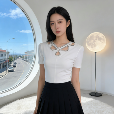 批发夏上新别致V领镶钻修身显瘦设计感轻奢女上衣短袖时尚小衫现S-3XL