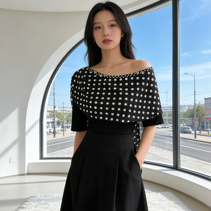 프랑스식 도트 무늬 비스듬한 어깨 칼라 다용도 패치워크 맨위 여성 다이아몬드 세팅 디자인 센스 품격 슬림해 보이는 오프숄더 티셔츠 작은 셔츠