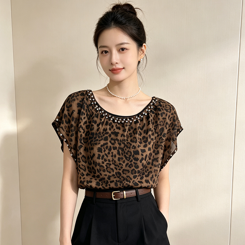 프랑스식 레오파드 무늬 시폰 셔츠 여성 여름 새로운 무거운 작업 못 훈련 라운드 넥 품격 맨위 루즈핏 슬림해 보이는 표지 고기 작은 셔츠