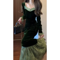 批发翡冷翠秋冬高级设计感复古蕾丝拼接丝绒方领连衣裙收腰长裙