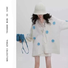 批发颖子定制胶片影集<b class='q'>秋</b>季套装女花朵设计感开衫毛衣+短裙两件套