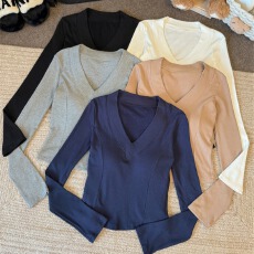 批发韩系v领人棉磨毛带胸垫长袖t恤女春季辣妹内搭修身显瘦打底上衣