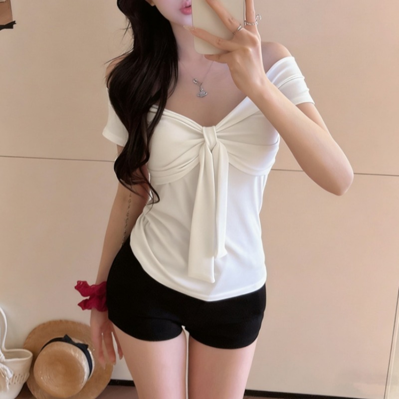 여름 새로운 한국 스타일 디자인 센스 나비 매듭 빅 브이 넥 몸매 가꾸기 슬림해 보이는 티셔츠 나만의 것을 가져와 라. 가슴 패드 쇼트 스타일 맨위 여성