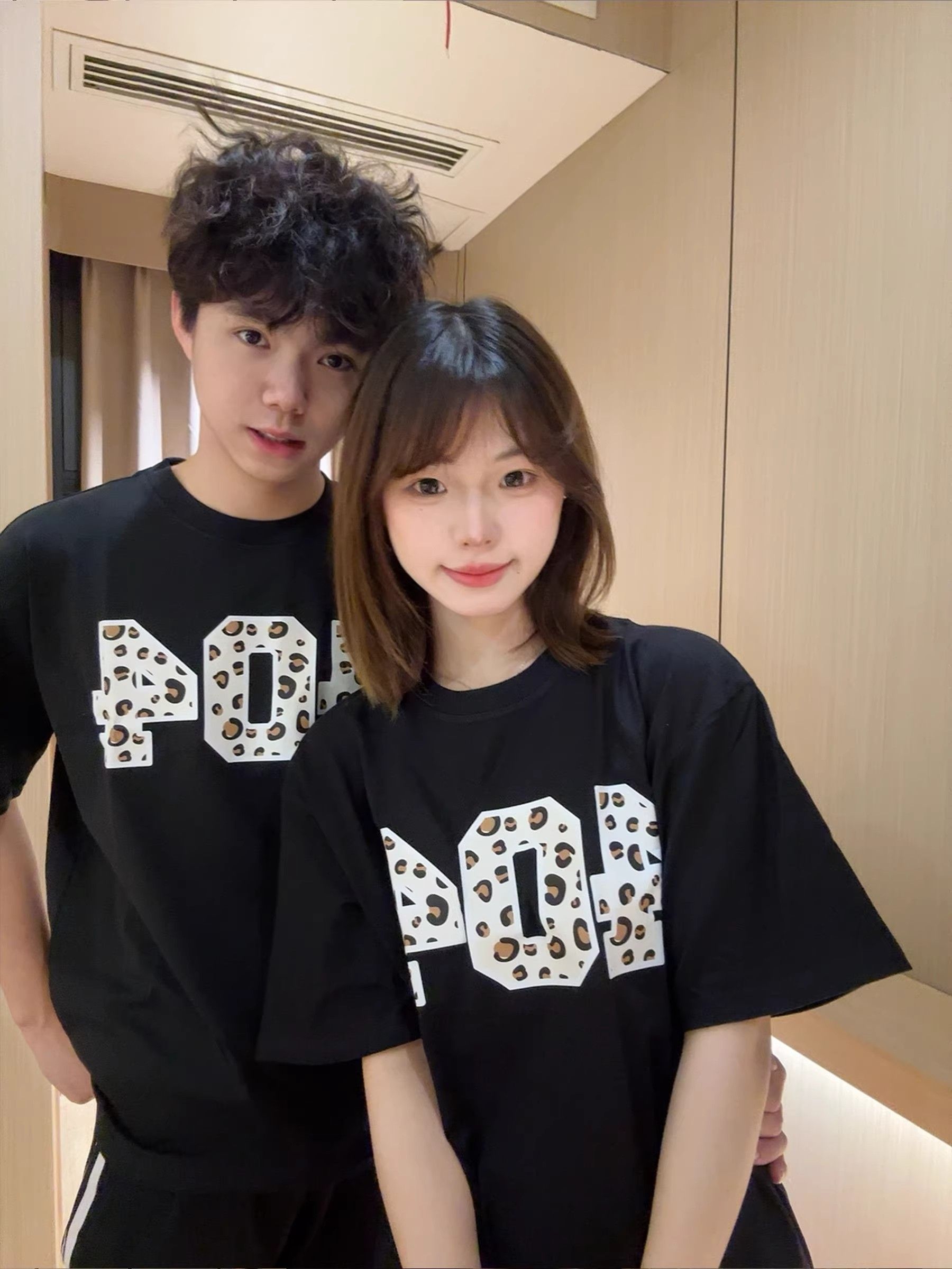 빗질하다 순면 닫기 국가 조수 브랜드 검정색 레오파드 무늬 숫자 프린트 반팔 여름 루즈핏 커플 다용도 맨위