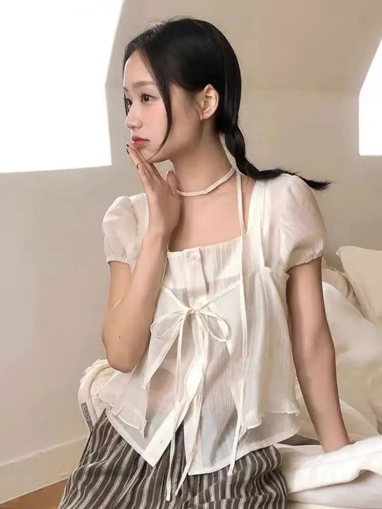 끈 디테일 레이어드 루즈 반소매 블라우스 상세 이미지 14