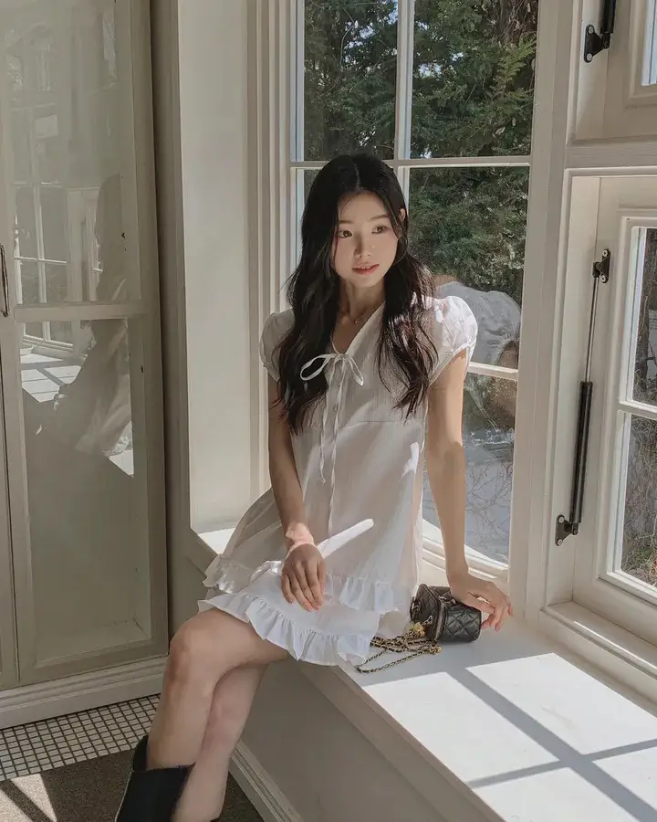 러플 디테일 하프넥 쉬폰 원피스 상세 이미지 5