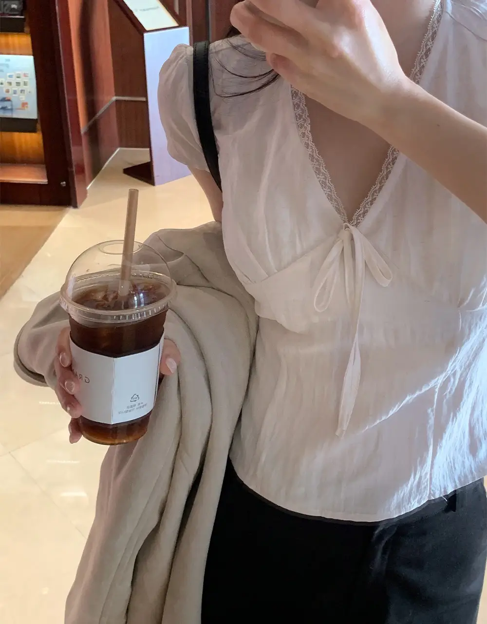 샤넬풍 V넥 레이스 니트 티셔츠 상세 이미지 2