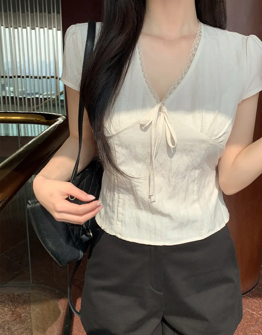 샤넬풍 V넥 레이스 니트 티셔츠 상세 이미지 5