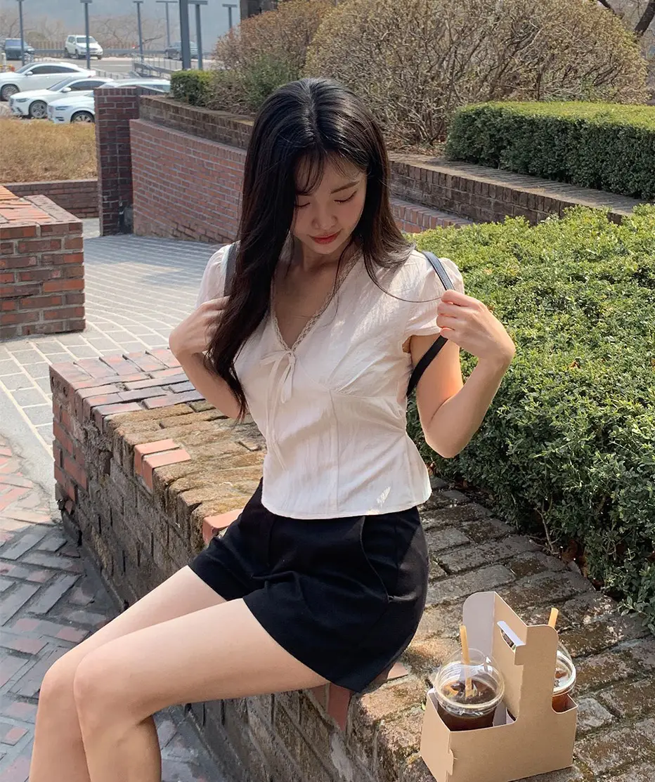 샤넬풍 V넥 레이스 니트 티셔츠 상세 이미지 7