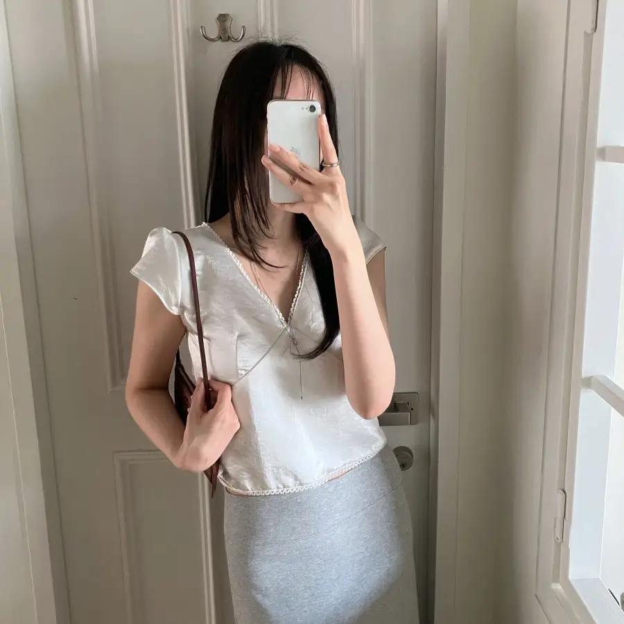 레이스 배색 새틴 반소매 탑 상세 이미지 4