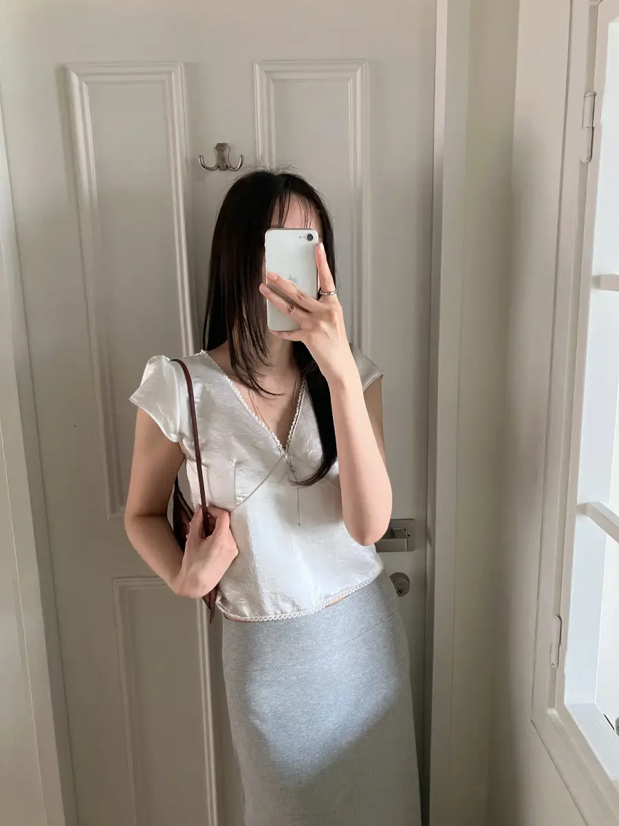 레이스 배색 새틴 반소매 탑 상세 이미지 8