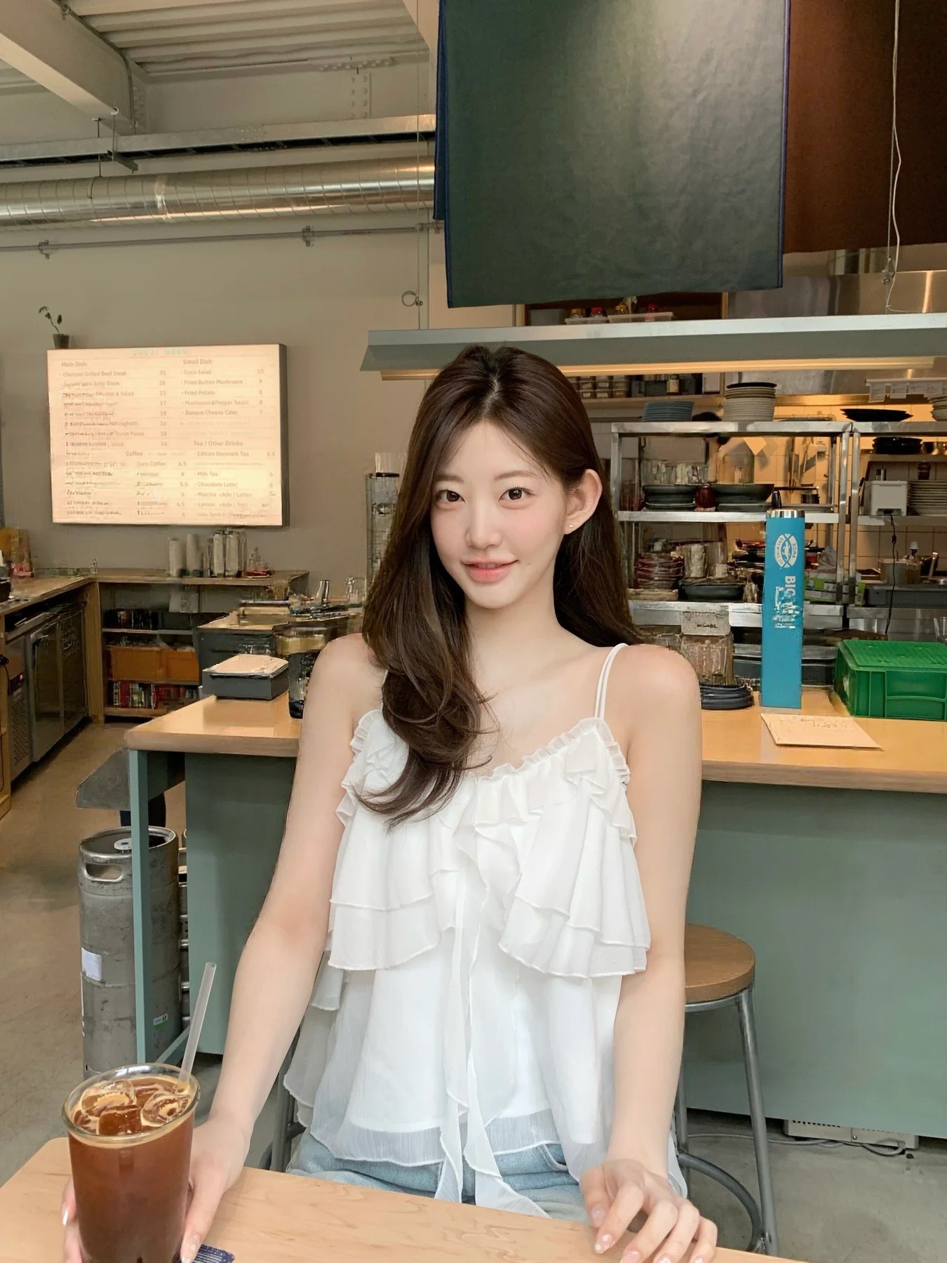 재고 있음 슈퍼 아름다움 레이스 불규칙 슬립 수준 조끼 단색 연꽃 잎 레이스 연령 감소 슬림해 보이는 캐미솔