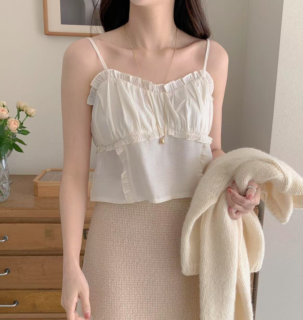 재고 있음 미니멀리즘 달콤함 부드러운 목이버섯 레이스 칼라 주름 디자인 슬립 작은 조끼