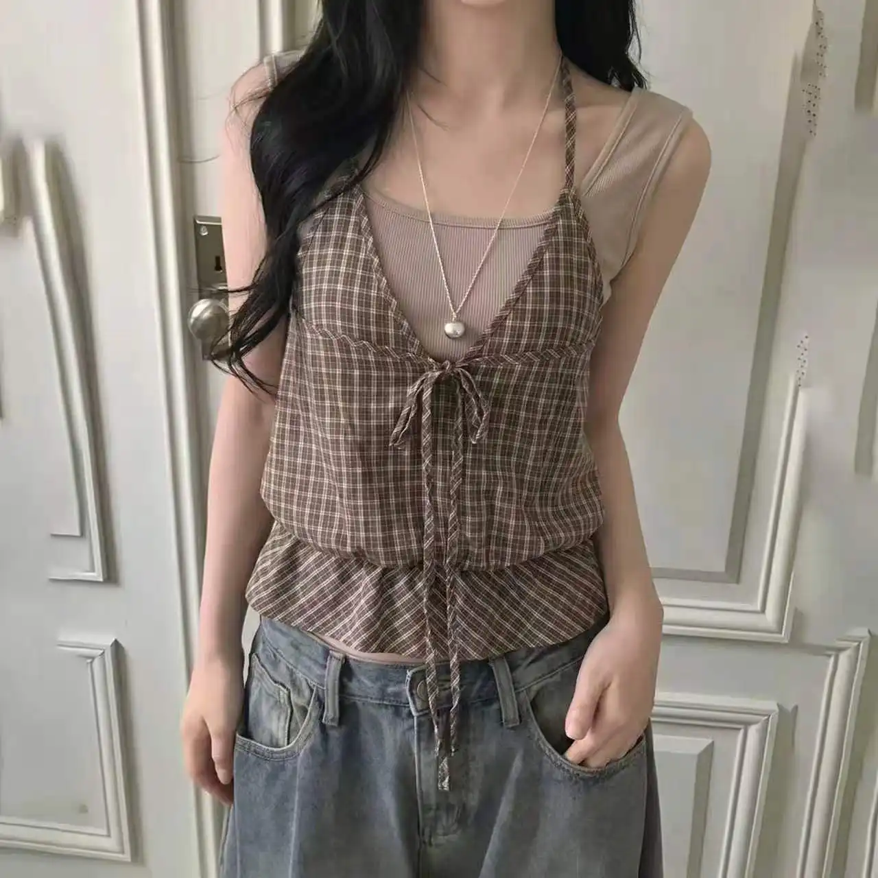 여름 신상 홀터넥 체크 민소매 셔츠 상세 이미지 2