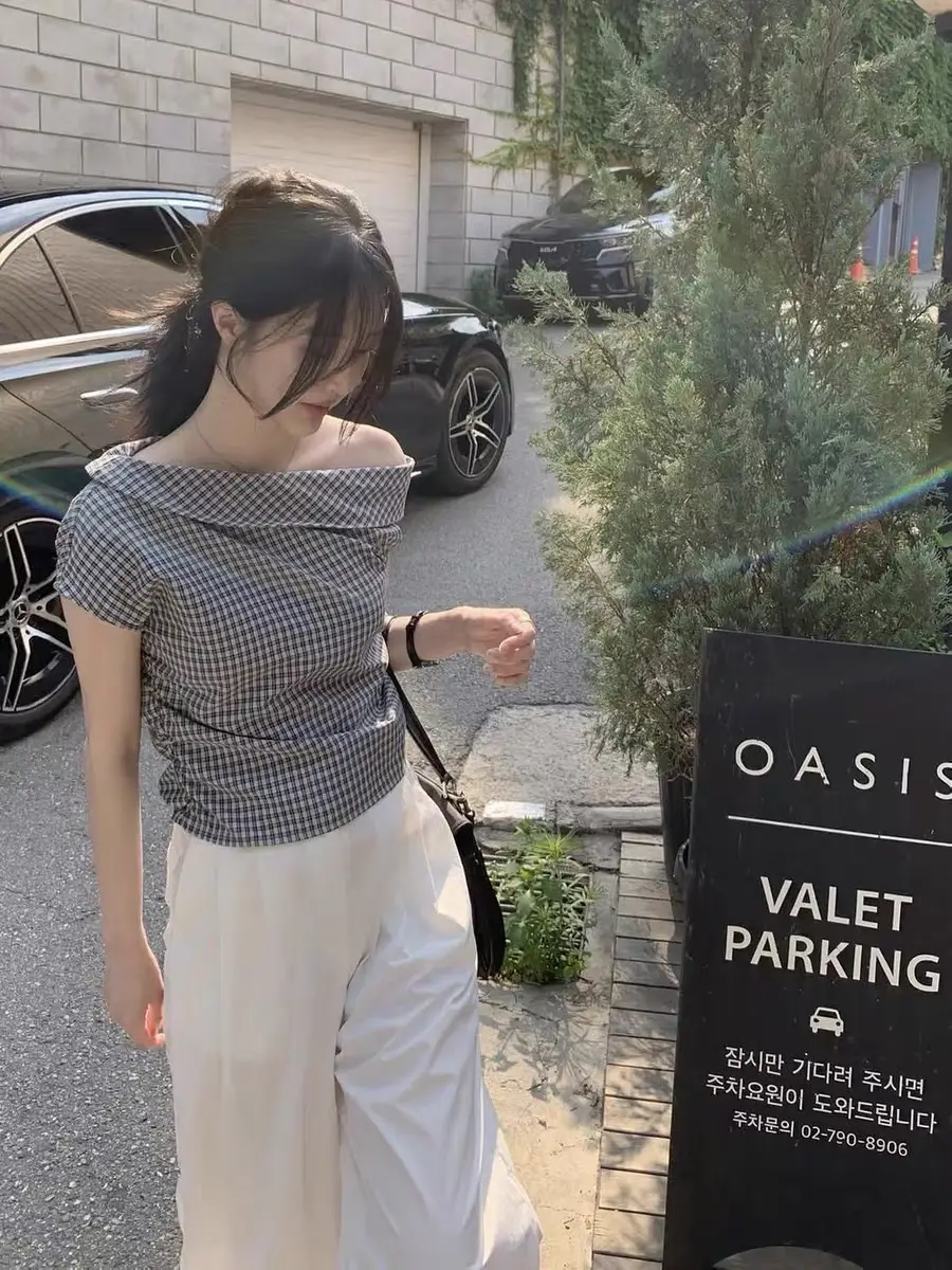 여름 비대칭 원숄더 체크 셔츠 상세 이미지 10