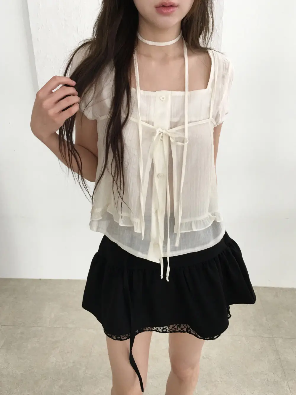 끈 디테일 레이어드 루즈 반소매 블라우스 상세 이미지 2