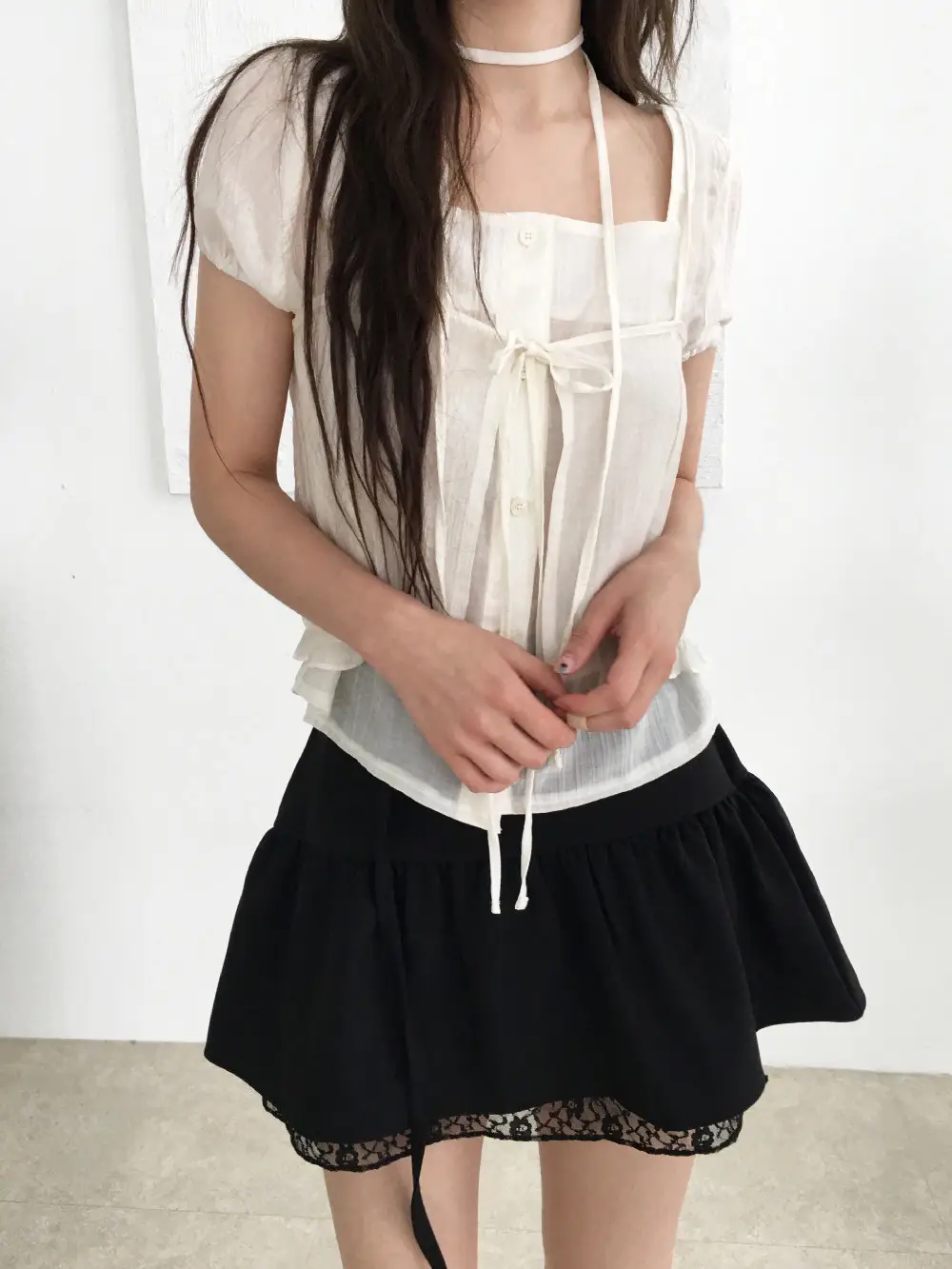 끈 디테일 레이어드 루즈 반소매 블라우스 상세 이미지 3