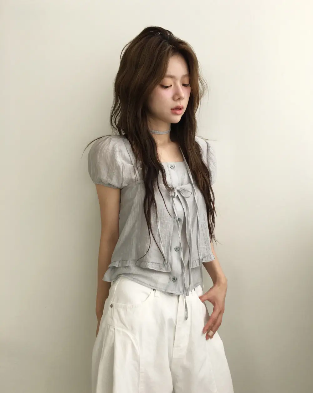 끈 디테일 레이어드 루즈 반소매 블라우스 상세 이미지 16