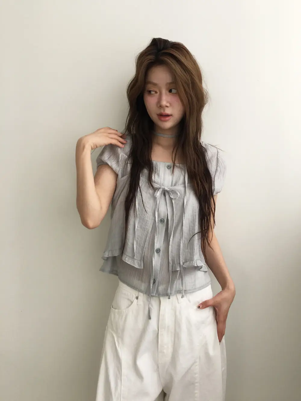 끈 디테일 레이어드 루즈 반소매 블라우스 상세 이미지 17