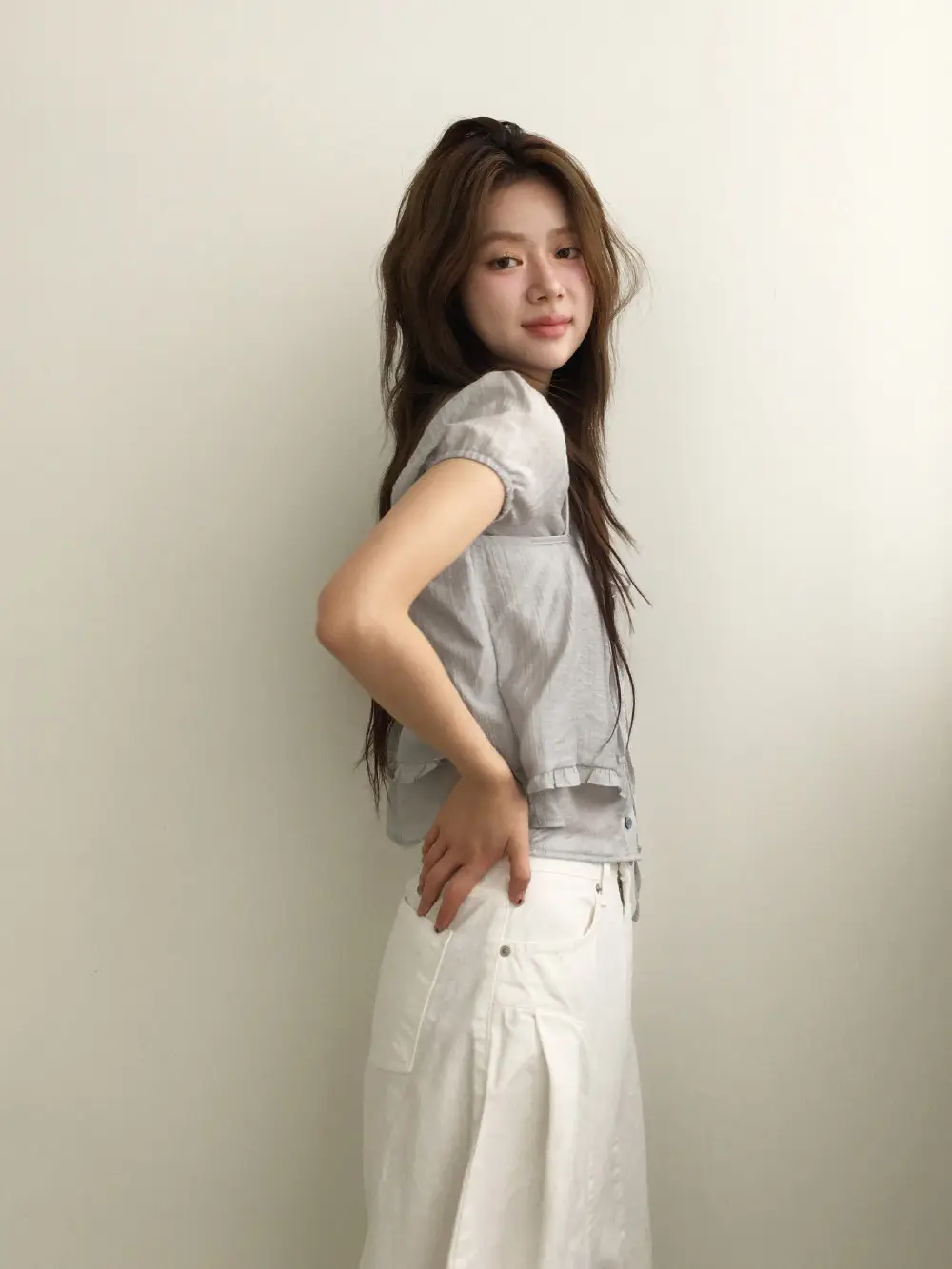 끈 디테일 레이어드 루즈 반소매 블라우스 상세 이미지 19
