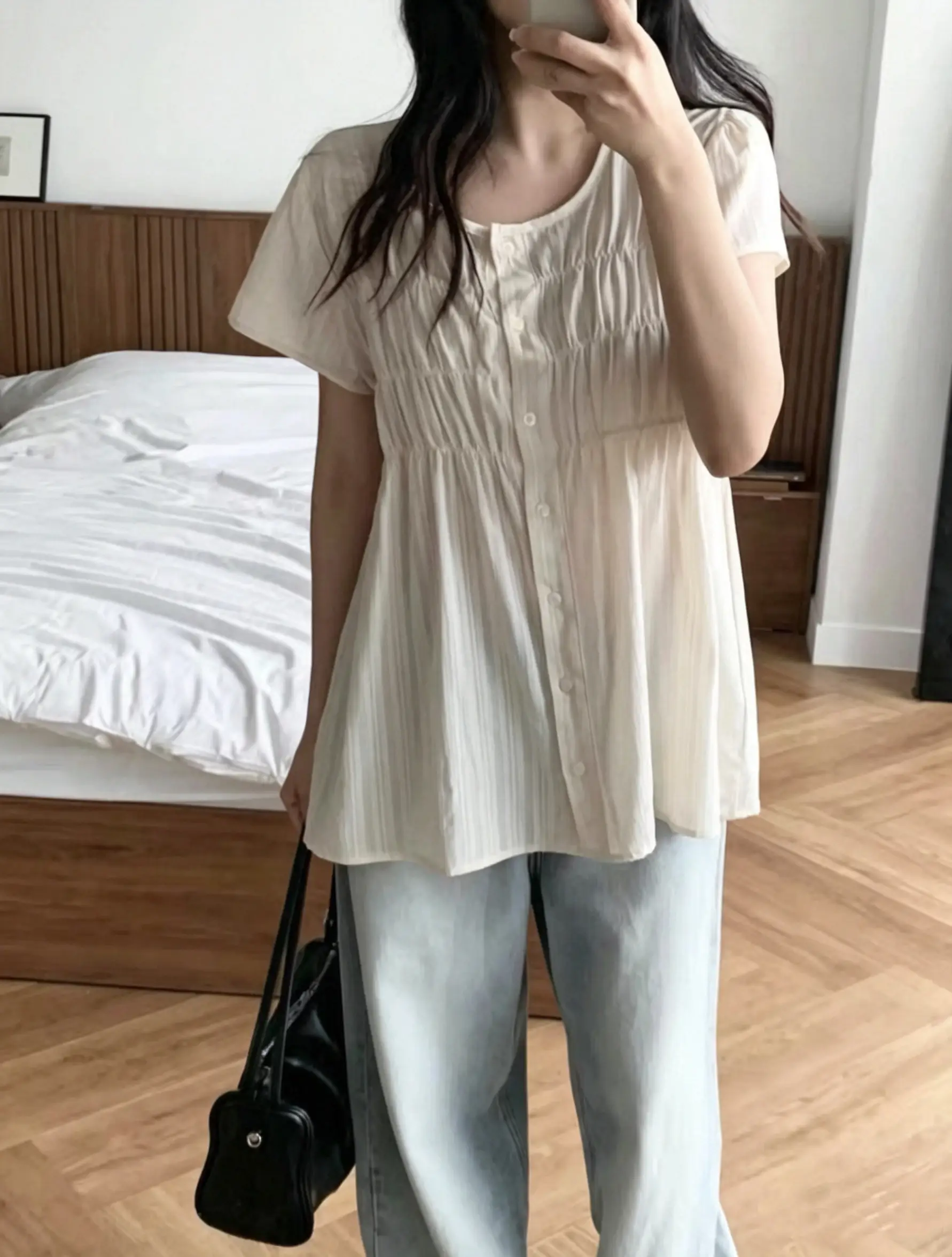 프렌치 스타일 주름 반소매 슬림핏 블라우스 상세 이미지 5