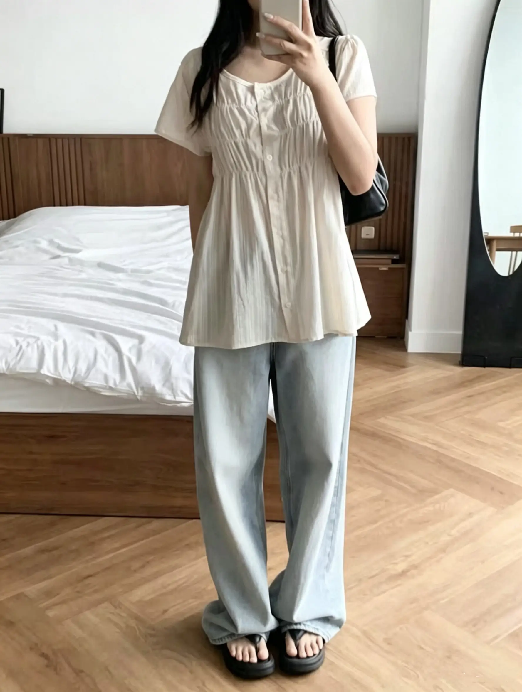 프렌치 스타일 주름 반소매 슬림핏 블라우스 상세 이미지 8