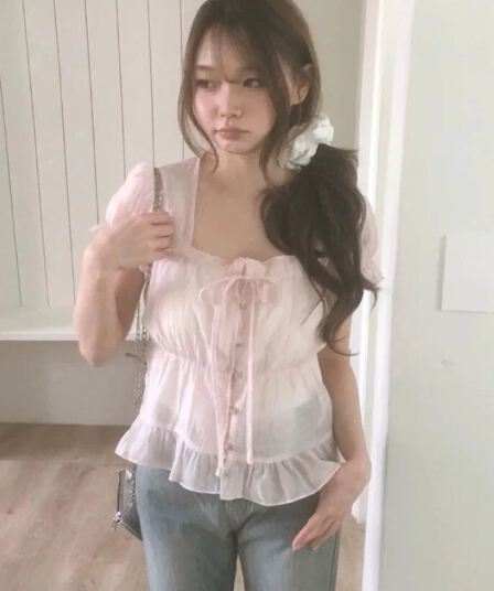 재고 있음 여름 부드러운 산소 센스 프릴 광장 칼라 레이스업 쇼트 스타일 맨위 버블 반팔 여성 셔츠