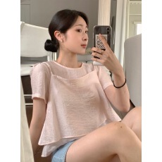 批发已出货 法式温柔风圆领叠穿设计两件套泡泡袖纹理感<b class='q'>雪纺</b><b class='q'>上衣</b>