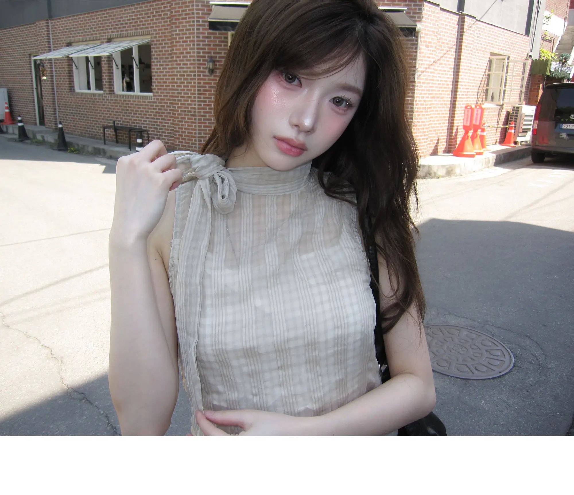레트로 스탠드 칼라 홀터넥 리본 타이 주름 체크 민소매 셔츠 상세 이미지 6