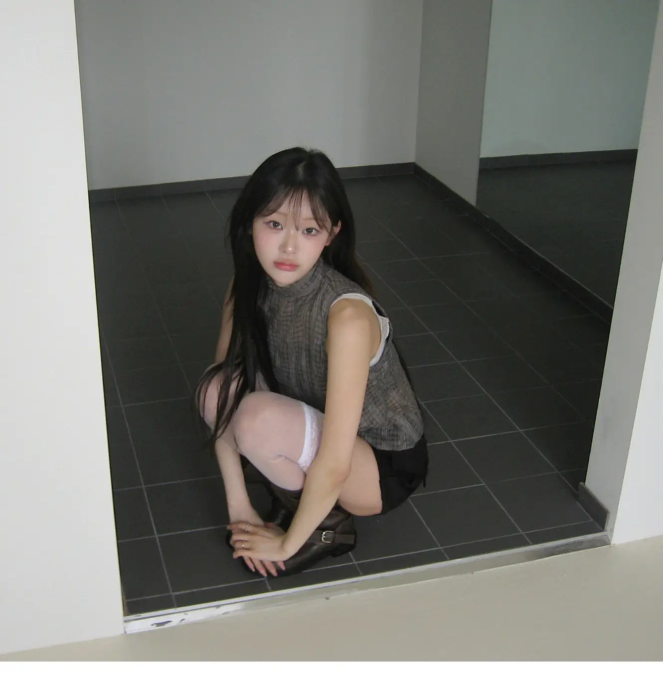 레트로 스탠드 칼라 홀터넥 리본 타이 주름 체크 민소매 셔츠 상세 이미지 18