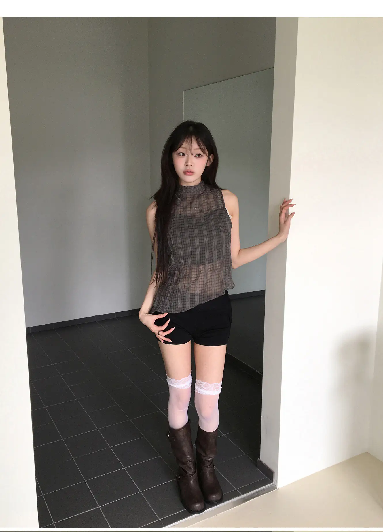 레트로 스탠드 칼라 홀터넥 리본 타이 주름 체크 민소매 셔츠 상세 이미지 21
