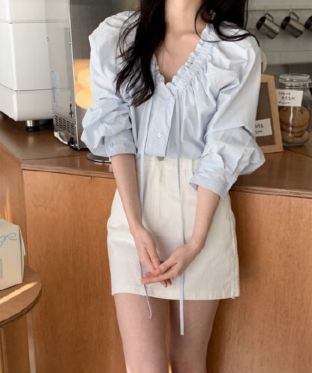 재고 있음 chic 이른 가을 한 부서 부드러운 프랑스식 품격 프릴 V넥 주름 장식 레이스업 긴팔 Chic 셔츠