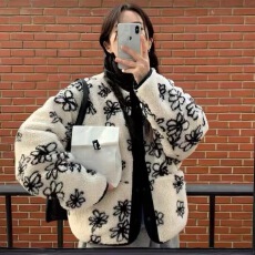 批发已出 韩国chic小<b class='q'>花朵</b>复古羊羔绒正反两穿棉服<b class='q'>外套</b>