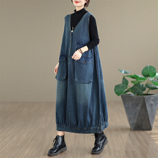 批发新款实拍休闲大码洗水牛仔<b class='q'>背带</b>连衣裙女